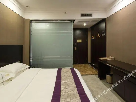 Deluxe Double room (full double bed)