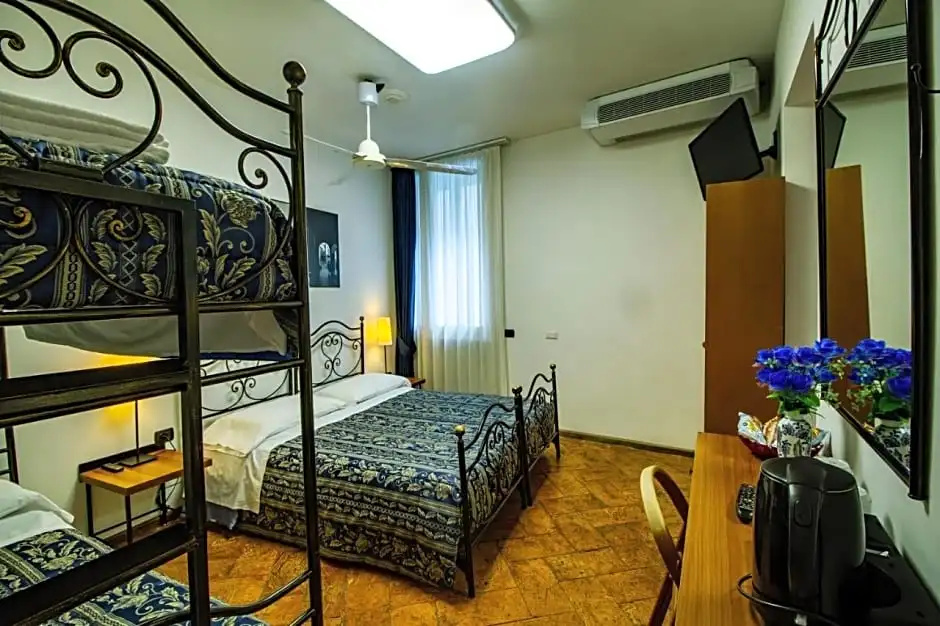 Economy room