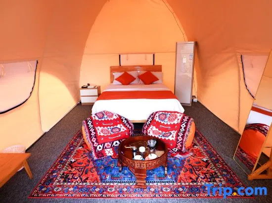 Tent with sea view (full double bed)