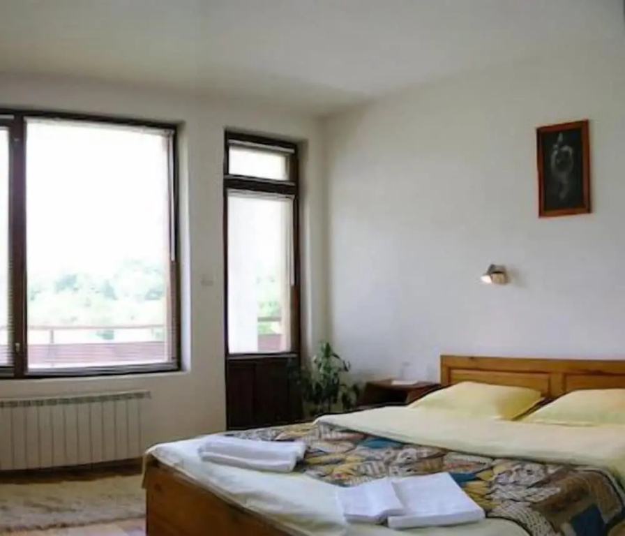 Standard Double room with balcony (full double bed)