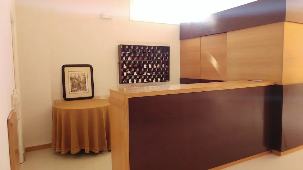 Lobby & Reception