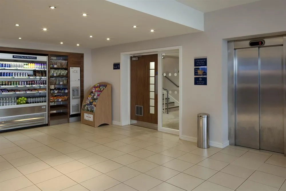 Lobby & Reception