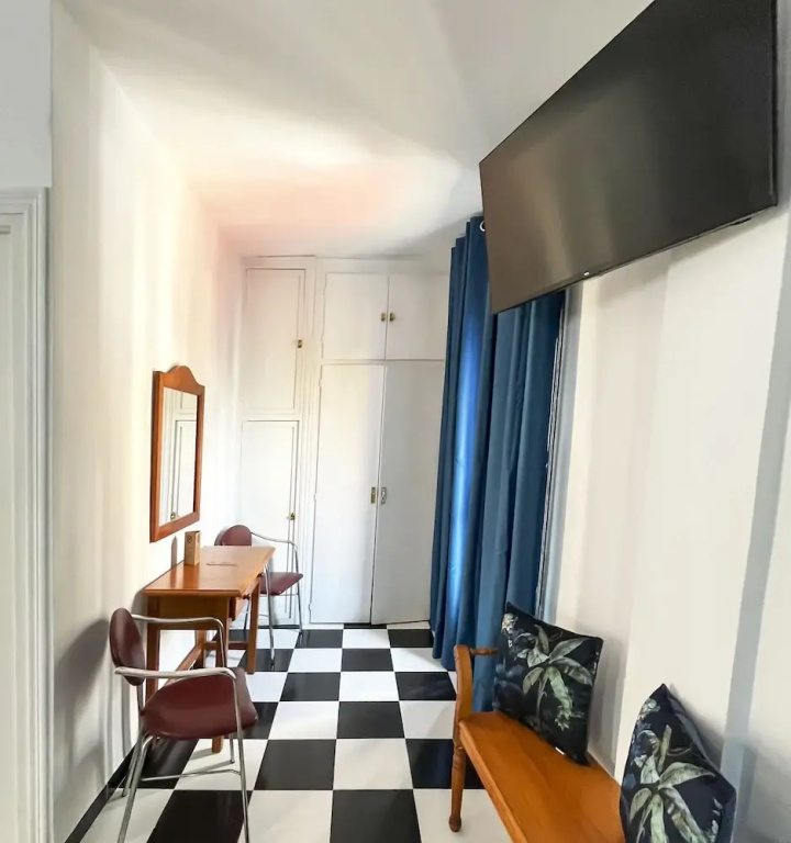 Superior Double room with balcony (full double bed)