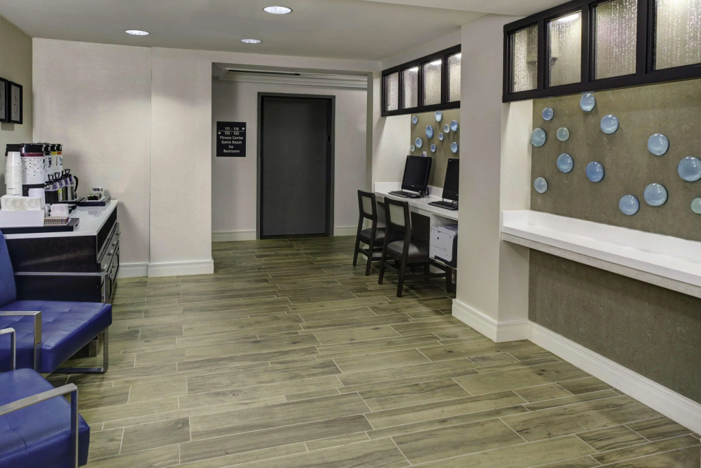 Lobby & Reception
