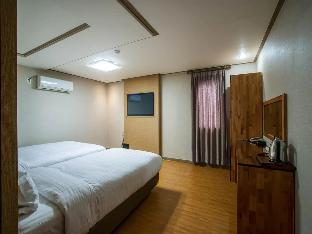 Standard Double room (twin beds)