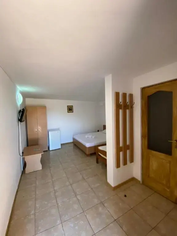 Economy Triple room