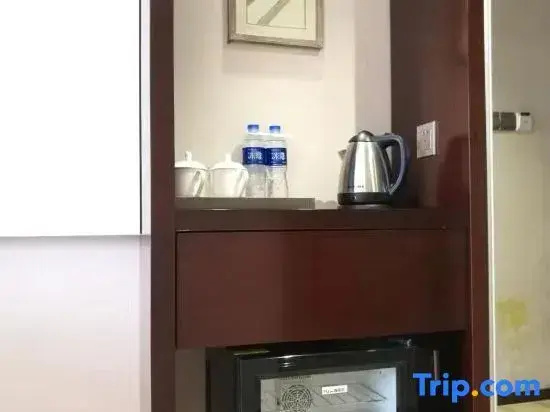 Food & Beverage