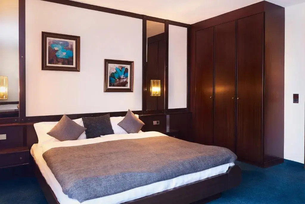 Standard Triple room with balcony