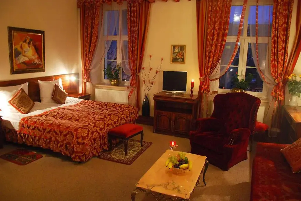 Standard Triple room