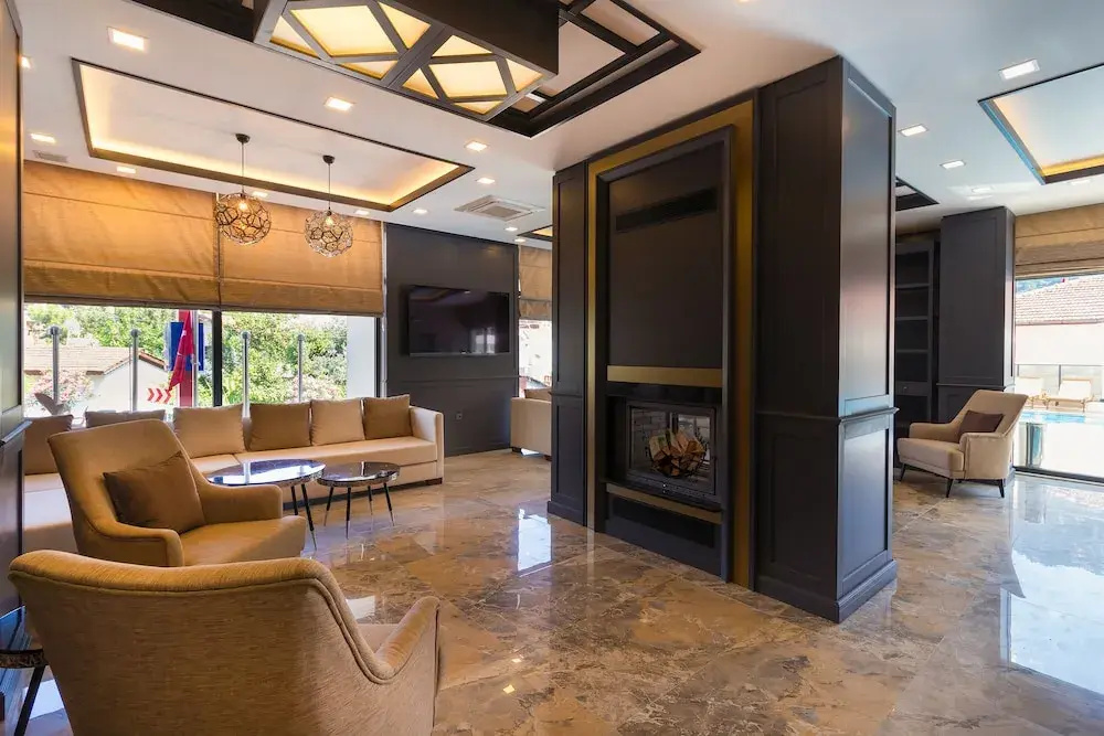 Lobby & Reception