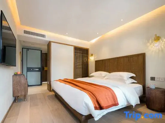 Standard Double room with balcony (full double bed)