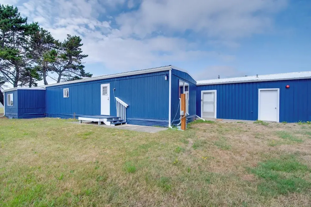 Walk to Beach! Fun Retro Retreat in Ocean Shores