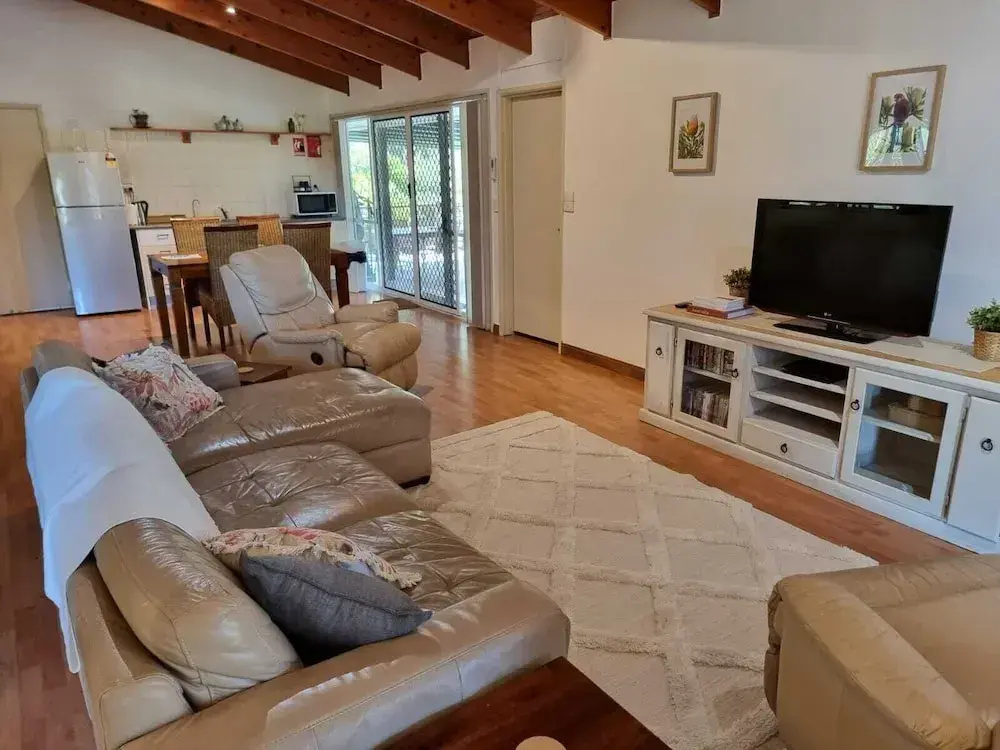 2 Bedrooms Standard Suite with balcony and with mountain view