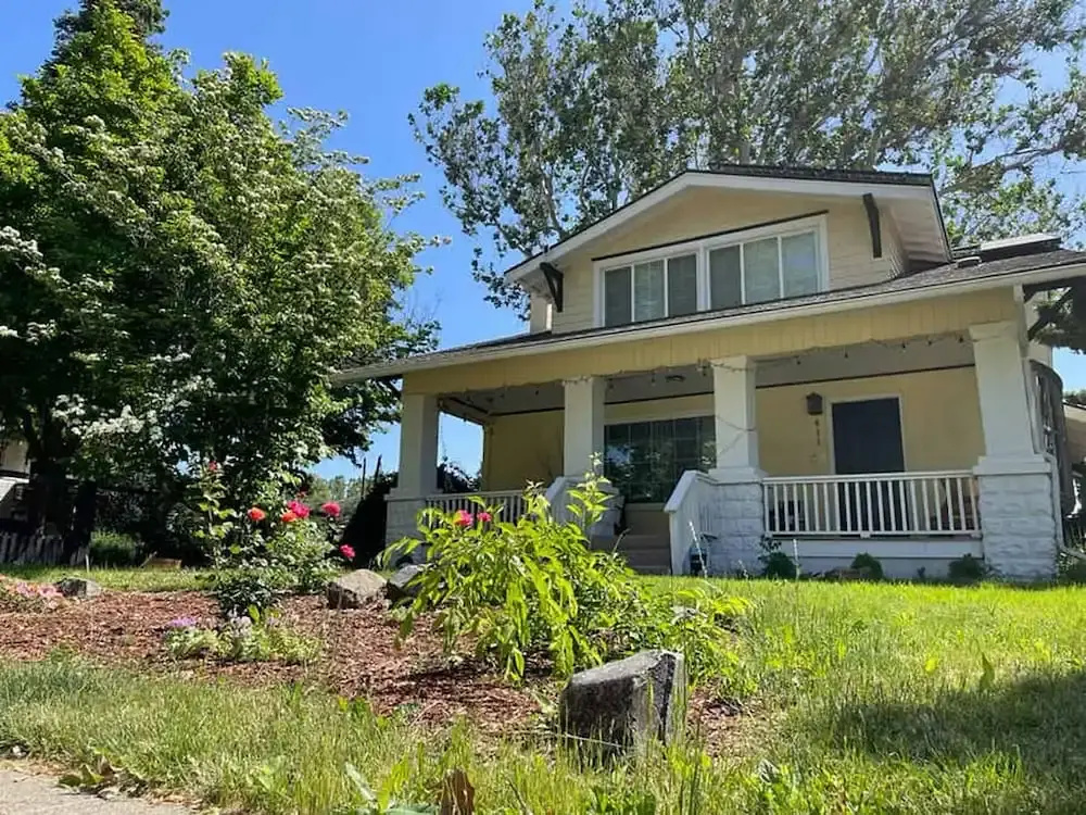 Historic Yakima Home 4BR Office Backyard Oasis
