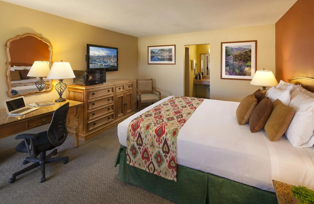 Sandpiper Lodge — 4