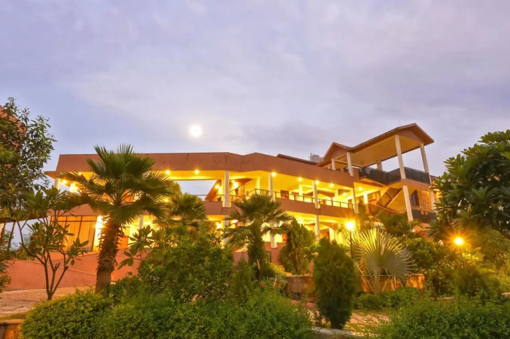 Palm Valley Resort by Skua World