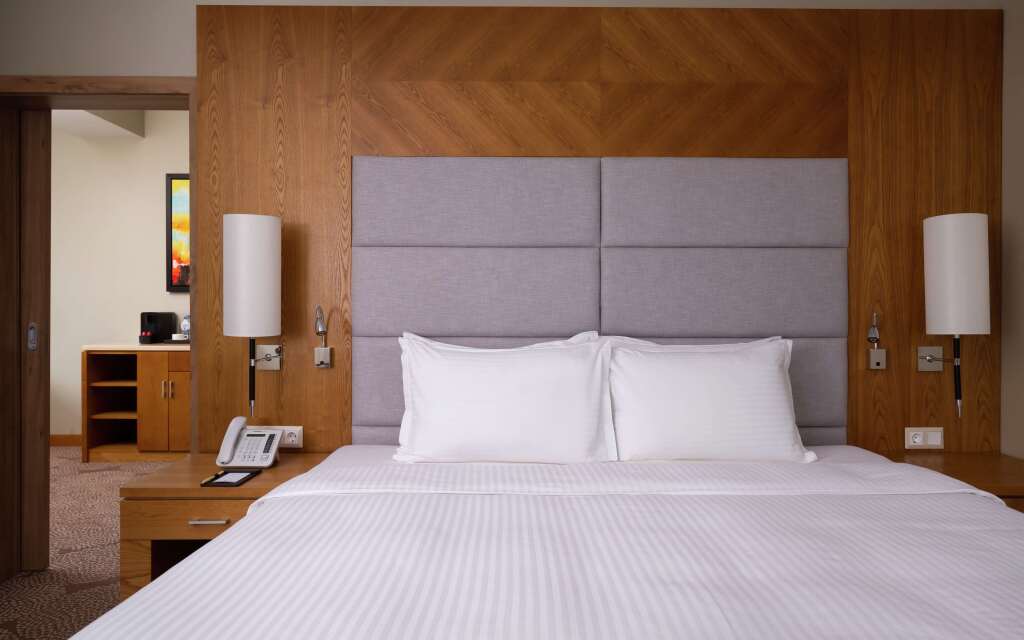 Алматы: Отель Отель DoubleTree by Hilton Almaty