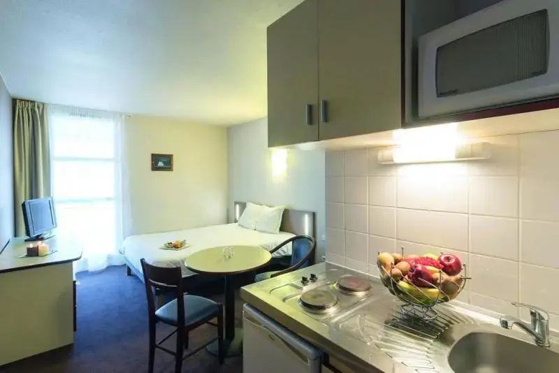 Standard Double room with balcony (full double bed)