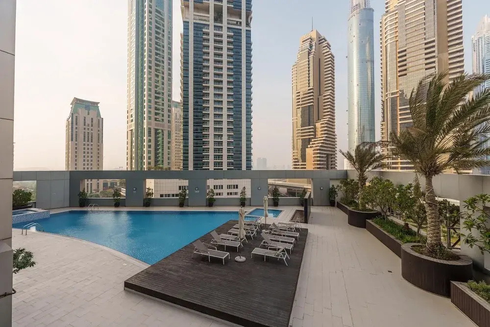Maison Privee - Bright & Trendy Apt Steps Away from JBR Beach