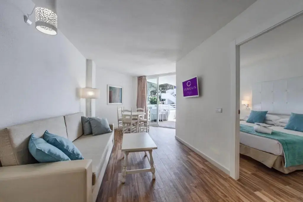 FERGUS Style Cala Blanca Suites - Chambres