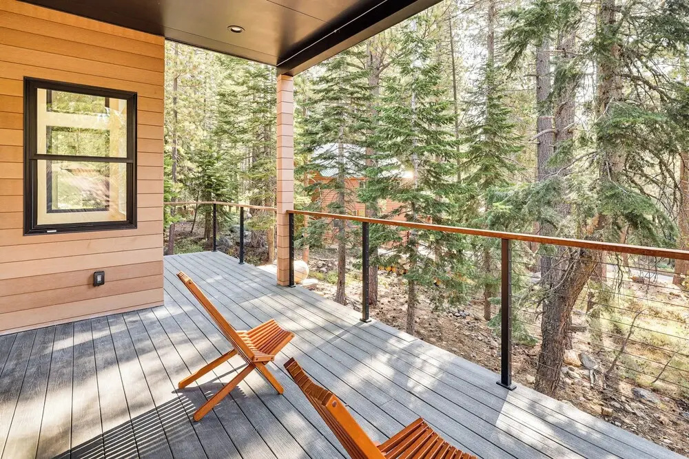 4 Mi to Soda Springs Resort: Hot Tub Hideaway!