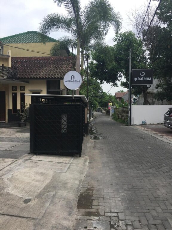 Agrapana Guesthouse 1 By Zuzu