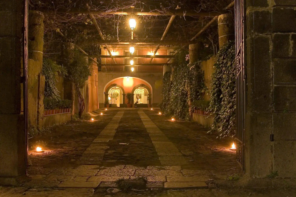 Lobby & Reception