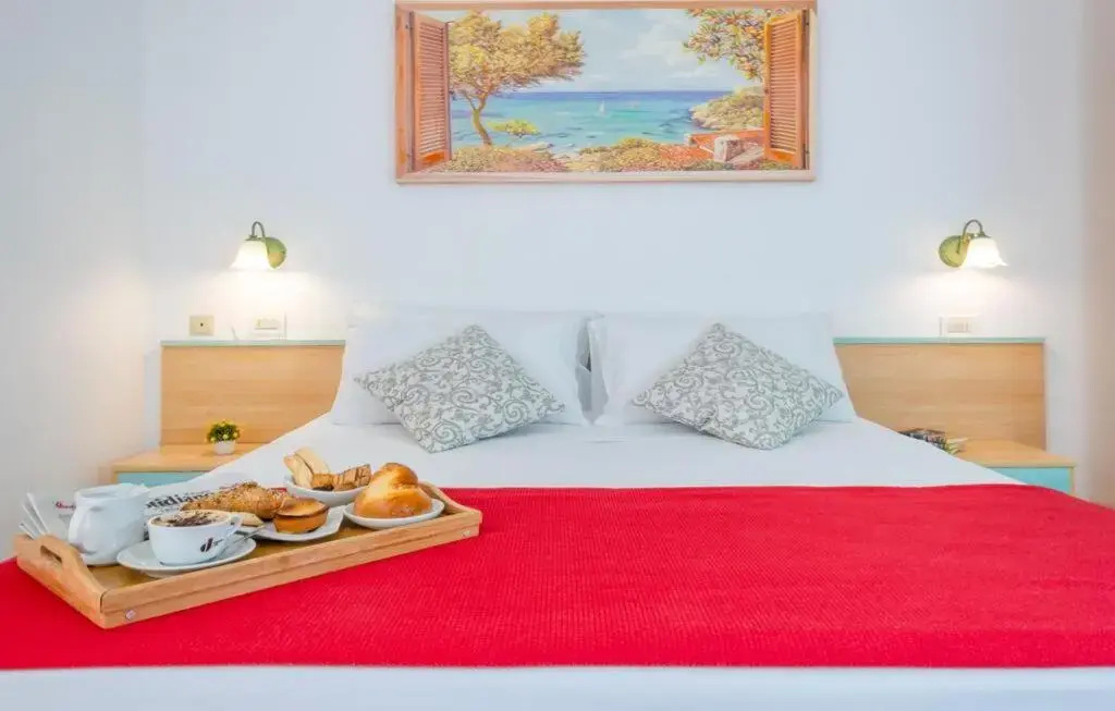 Standard Quadruple room with sea view