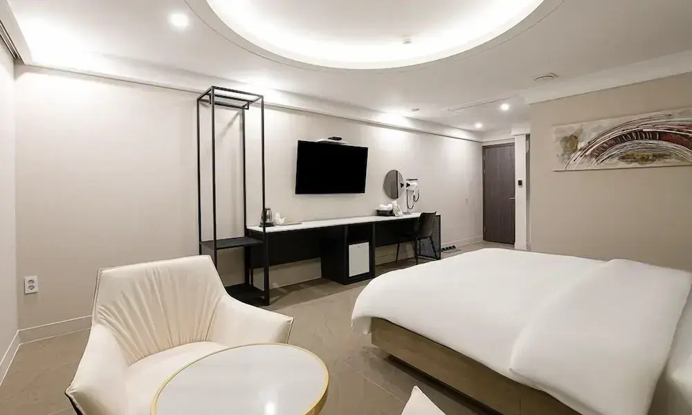 Superior Double room (full double bed)