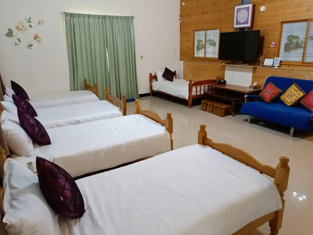 5 Bedrooms Standard room