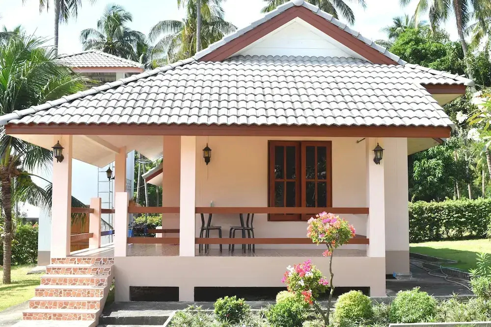 1 Bedroom Bungalow with garden view