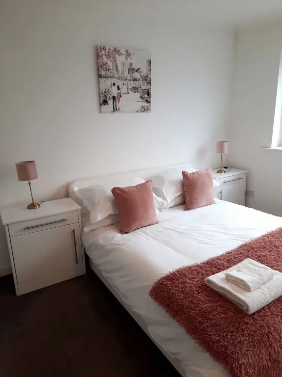 Impeccable 5-bed House in Stockton-on-tees - фото 2