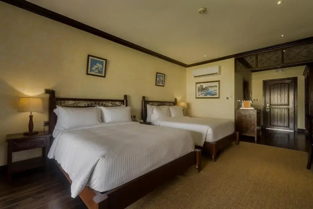 Suite with garden view