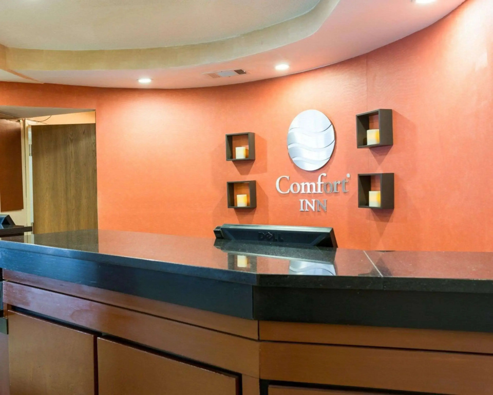 Lobby & Reception