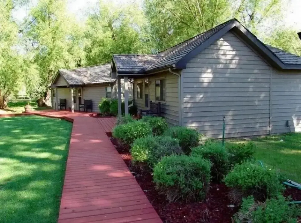 Superior Cottage