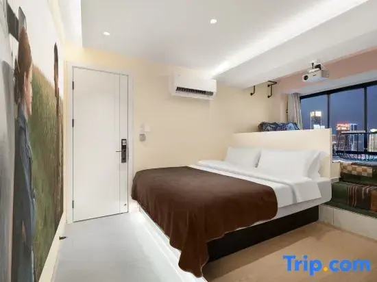 Standard Double room with river view (full double bed)