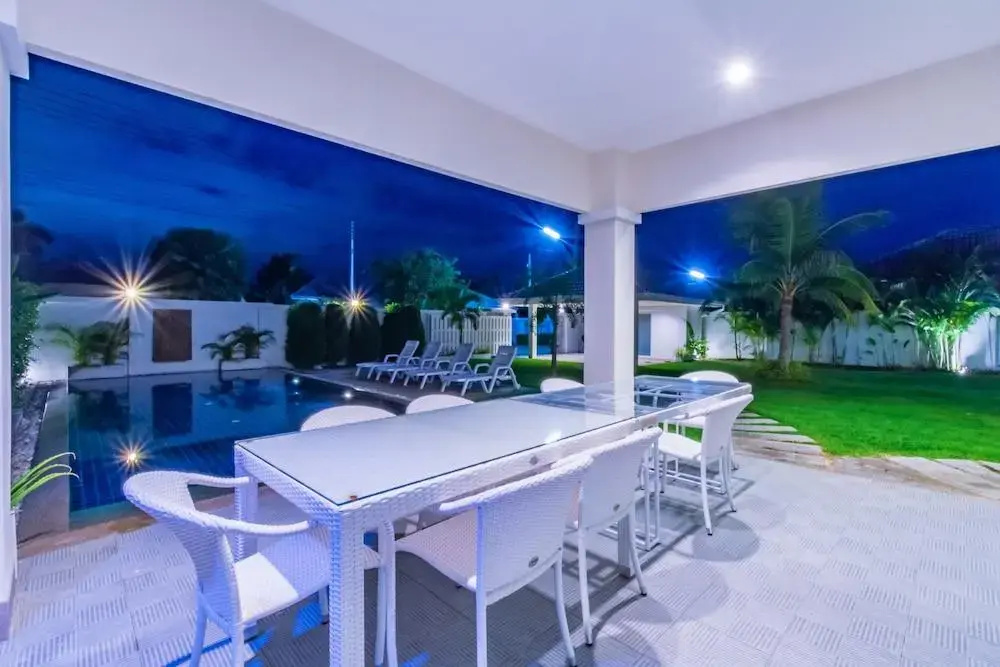 Hua Hin Pool Villa with 4 Bedrooms L50