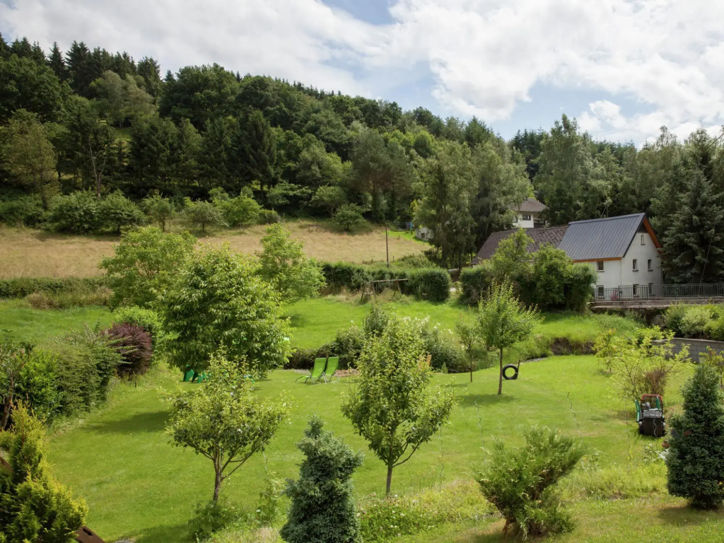 Lavish Apartment in Merschbach near Forest