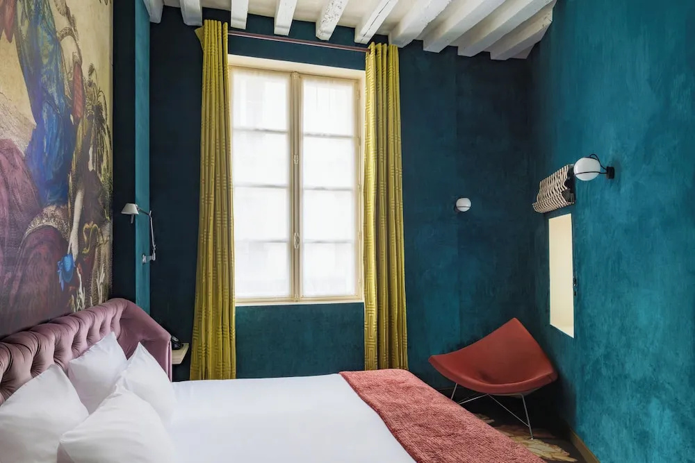 Hôtel du Petit Moulin, Haute Couture hotel by Lacroix 55