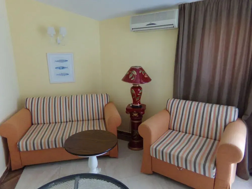 Classic Double room with balcony and with partial sea view (full double bed)