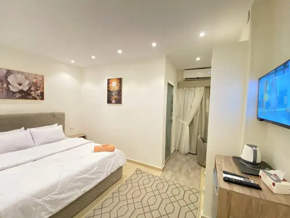 Seven Pyramids Inn - фото 3