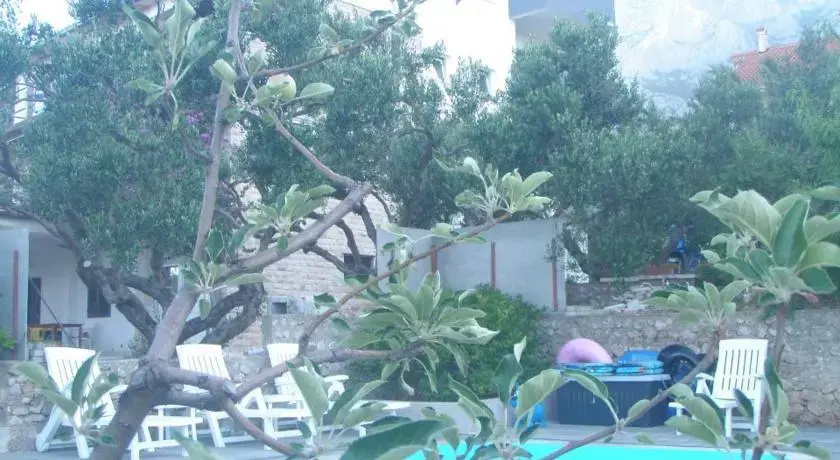 Apartments Mila Makarska