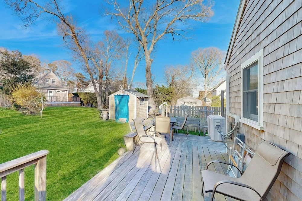 Charming 3BR Cottage Near the Beach w/ Deck