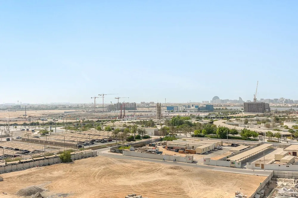 Silkhaus Deluxe 1BR in Masdar City at Oasis