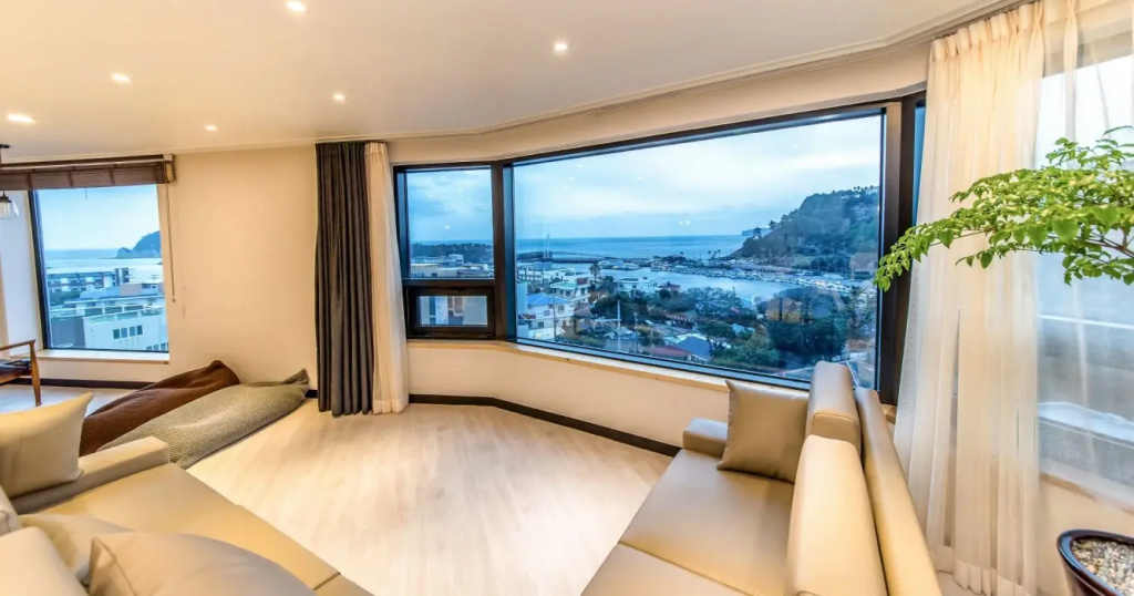 Balcony & Terrace