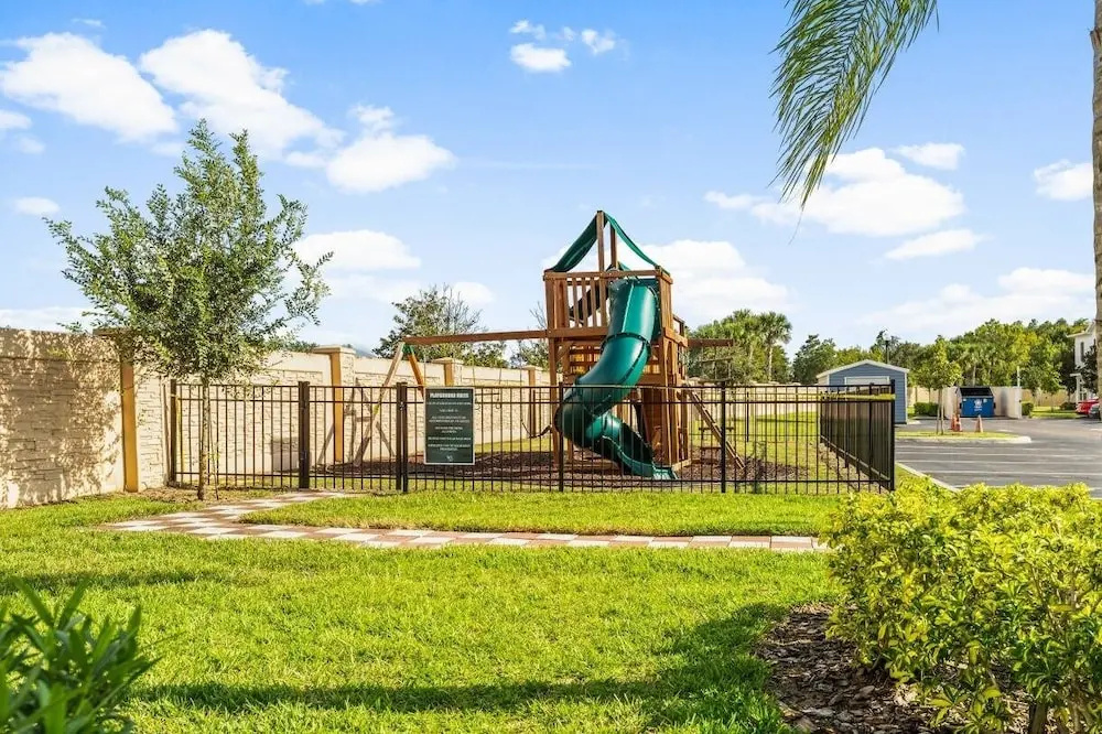 Lucky Find @ Lucaya Resort By Shine Villas #713 3 Bedroom Townhouse