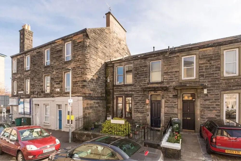 Trendy Ground-floor 2-bedroom Apartment Close to Haymarket Station