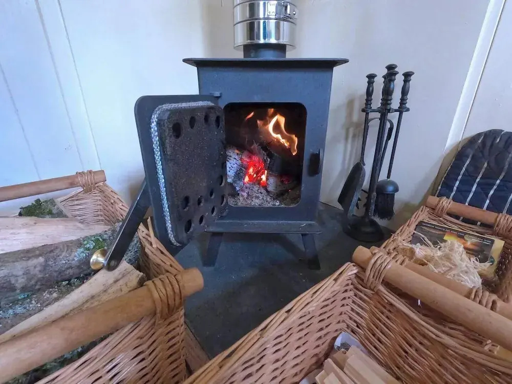 Haslemere - Cabin - Sleeps 2 - Parking - Garden