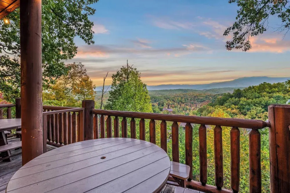 Grand View by Avantstay 56-guest Retreat Panoramic Views, Hot Tubs, Game Room & Theater Seasonal Outdoor Pool Near Dollywood, Gatlinburg