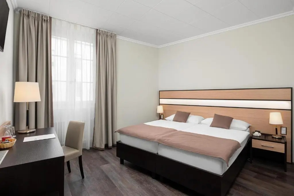 Standard Double room (full double bed)